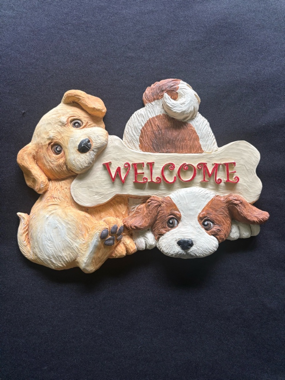 Puppy Lovers Welcome Plaque – Heavy Resin Hanging Sign